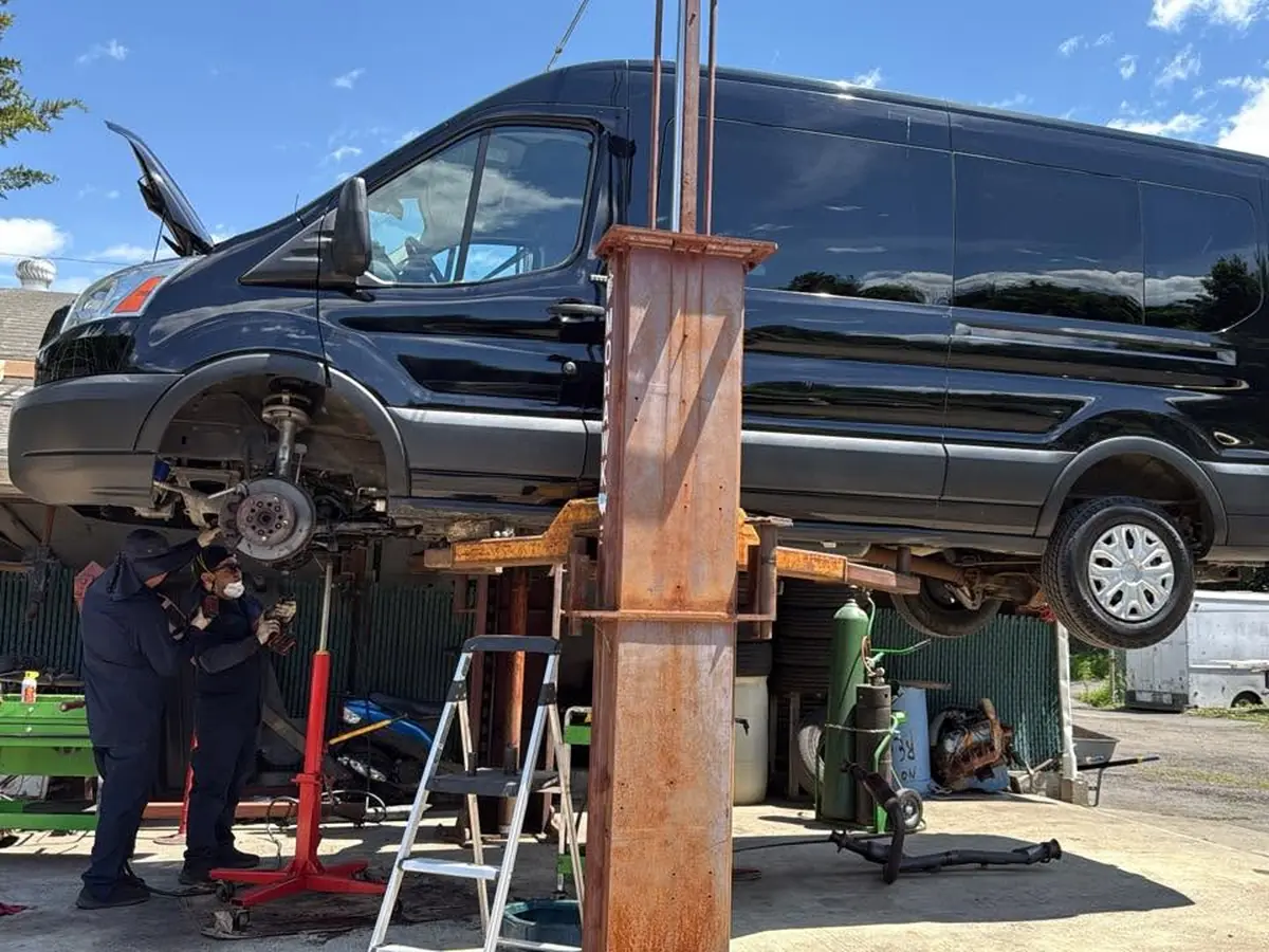 Frenos y suspensión en una Ford Transit